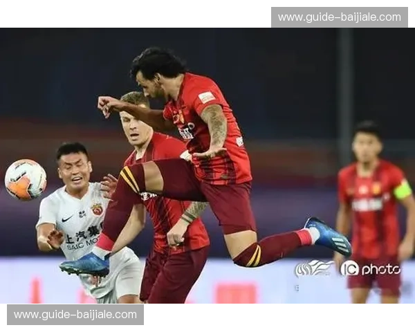 巅峰对决，谁主沉浮？上海上港与华夏幸福的荣耀之战